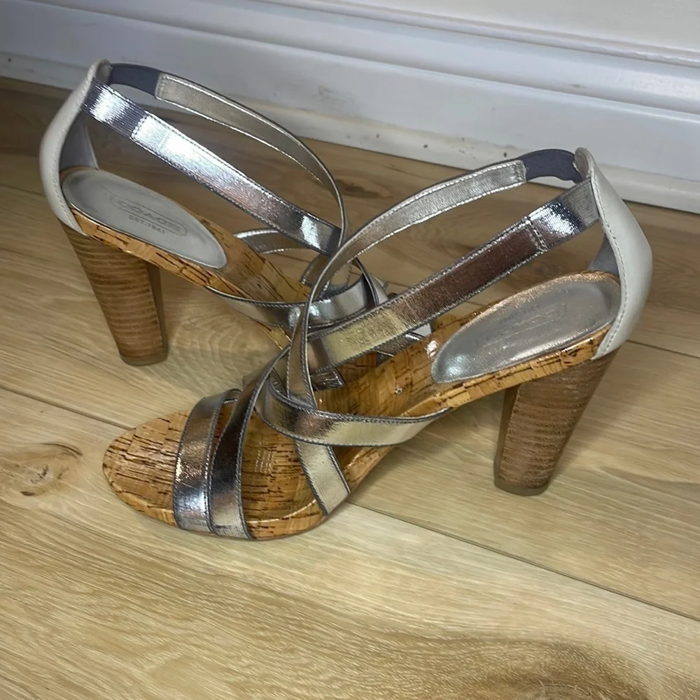 Coach‎ Angel Silver Strappy Sandal Size 7.5 B